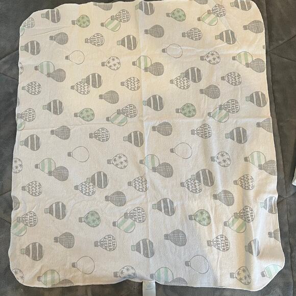 Bundle of Four Small Swaddle Blankets - Picture 5 of 10